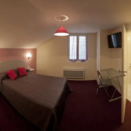 Bed & Breakfast Kter\u00e9 Se Nach\u00e1zej\u00ed Nejbl\u00ed\u017ee Leti\u0161ti Leti\u0161t\u011b Charlese De Gaulla? La Suze-sur-Sarthe