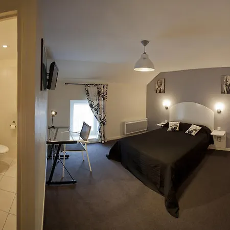 Bed & Breakfast Kter\u00e9 Se Nach\u00e1zej\u00ed Nejbl\u00ed\u017ee Leti\u0161ti Leti\u0161t\u011b Charlese De Gaulla? 3*