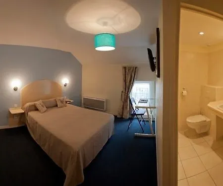 Kter\u00e9 Se Nach\u00e1zej\u00ed Nejbl\u00ed\u017ee Leti\u0161ti Leti\u0161t\u011b Charlese De Gaulla? Bed & Breakfast
