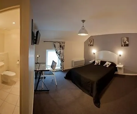 Kter\u00e9 Se Nach\u00e1zej\u00ed Nejbl\u00ed\u017ee Leti\u0161ti Leti\u0161t\u011b Charlese De Gaulla? Bed & Breakfast 3*
